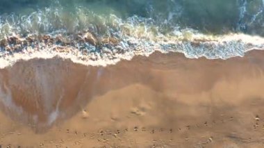 Tropik Karayip plajı. Popüler bir turizm merkezi.