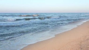 Tropik Karayip plajı. Popüler bir turizm merkezi.