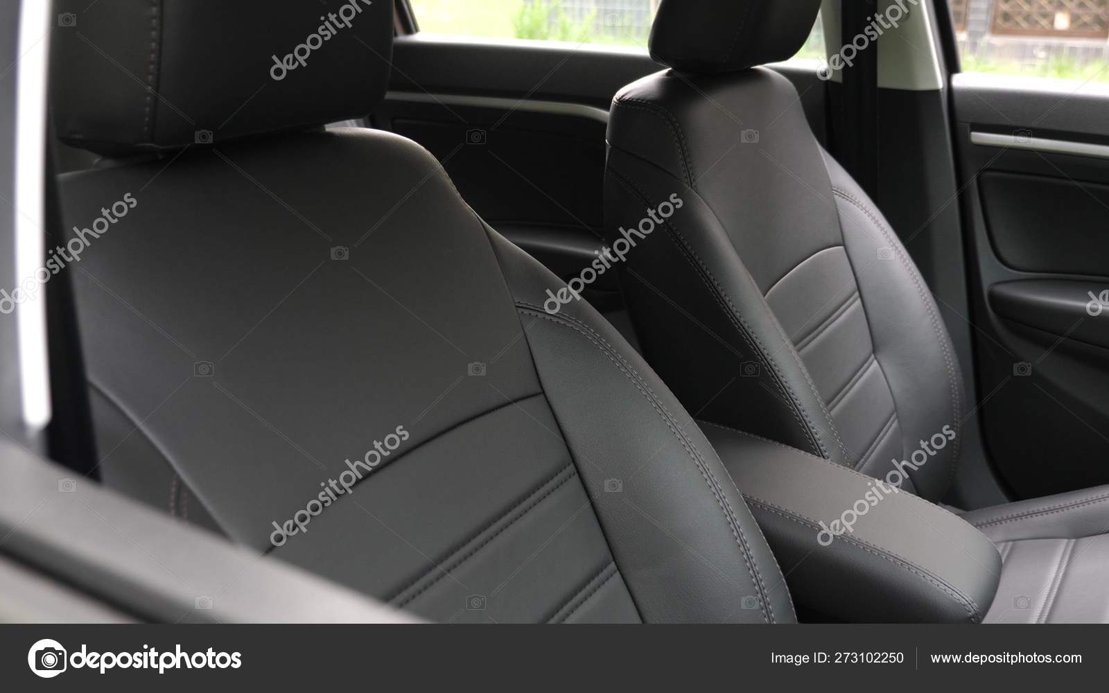 https://st4.depositphotos.com/4287599/27310/i/1600/depositphotos_273102250-stock-photo-luxury-leather-seats-in-the.jpg