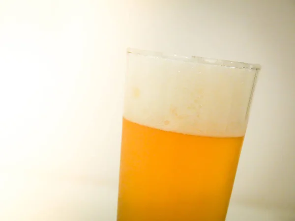 Beer Craft Bir Sebuah Ruangan Dengan Cahaya Rendah Untuk Mencicipi — Stok Foto