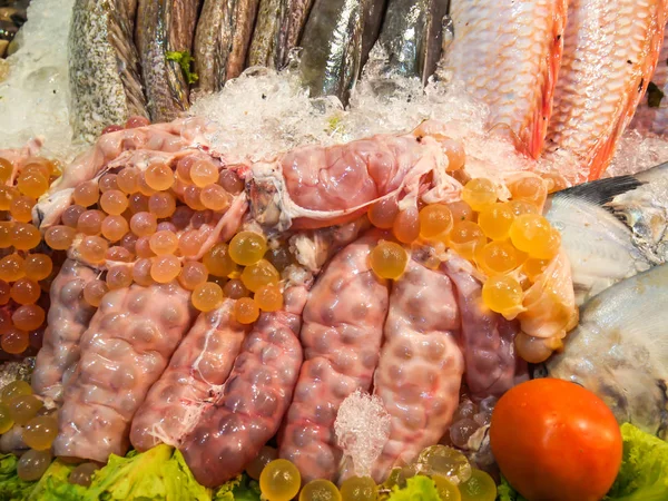 Rode Kaviaar Ijs Duur Gezonde Voeding Van Vismarkt Zeevruchten Ijs — Stockfoto