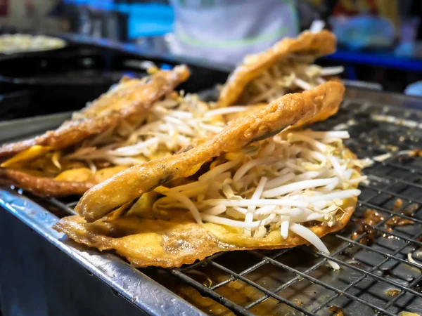 Thais Street Food lage prijs (gebakken schaaldieren) — Stockfoto