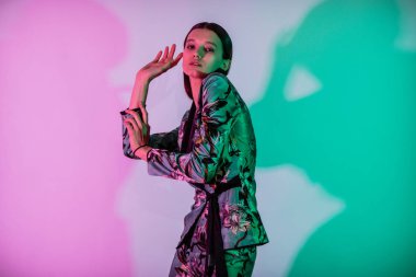 kostüm, açık kırmızı gözler