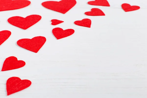 Farklı Boyutlarda Beyaz Zemin Üzerine Kırmızı Kalpler Kartları Sevgililer Günü — Stok fotoğraf