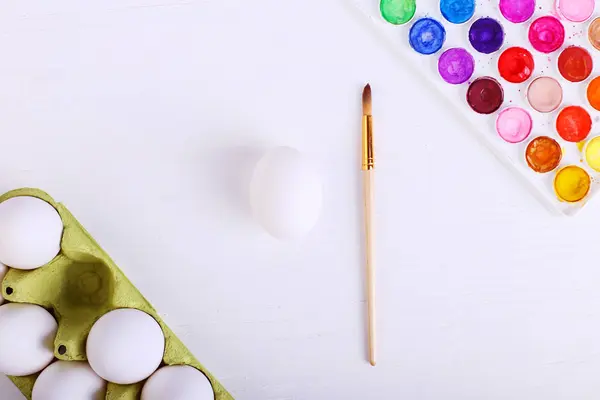 Білі Яйця Фарби Палички Підготовка Розфарбування Великдень — стокове фото