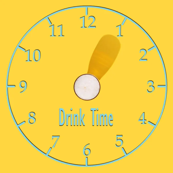 Het Horloge Van Schaduw Van Een Glas Bier Een Ongebruikelijke — Stockfoto