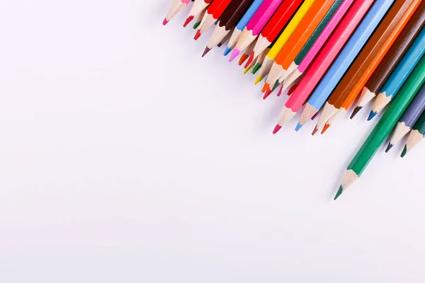 色の鉛筆、図面、パターン、コピー領域の学用品します。. — ストック写真
