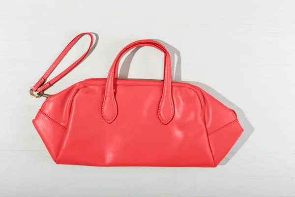Women bag living coral color. Trend this year. — Stock Photo, Image