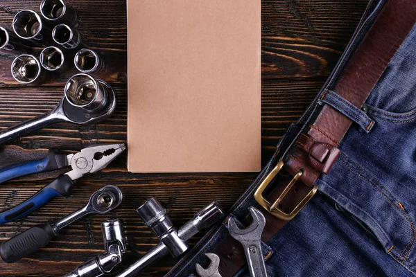 Araçlar bir masaya koydu, çalışma günü, kopya alanı Iş alanı kavramı organize.