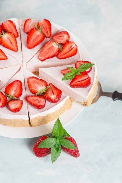 Desayuno Dulce Delicioso Pastel Queso Con Fresas Frescas Menta Receta — Foto de Stock