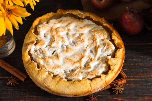 Pear Pie Fruits Spices Bouquet Flowers Wooden Dark Table Copy — Stock Photo, Image