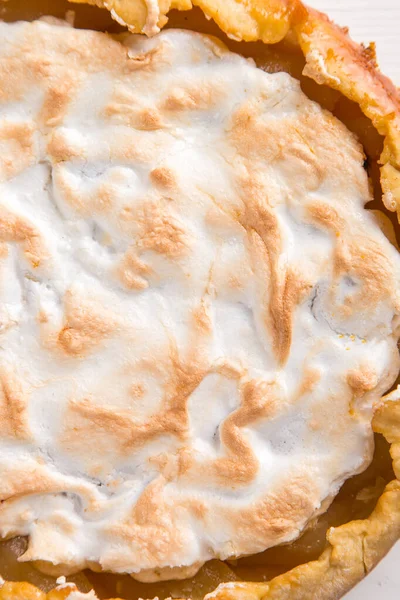 파이에 크림을 집에서 맛있는 과자를 식사로 디저트를 위에서 — 스톡 사진