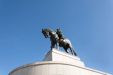 Jan Zizkov Prag, Çek Cumhuriyeti, anıt açık yaz gününde güçlü bir ortaçağ savaşçı atlı heykeli tasvir 