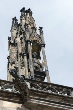 Katedrali, Saint Vitus (1344) kule koruma korkutucu gargoyles ile Prag, Çek Cumhuriyeti, mimari ayrıntılı olarak 