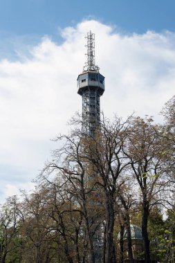 Petrin tepe gözetleme kulesi, 1891 yılında Petrin hill, Mala Strana, Prag, Çek Cumhuriyeti'ndeki Jübile Sergisi için inşa edilmiştir.
