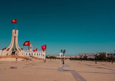 Tunus, Tunus - 5 Eylül 2025 Kasbah Meydanı 'nda Tunus bayrakları