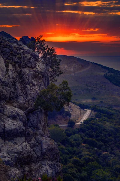 Pôr Sol Vibrante Sobre Montanhas Ilha Samothrace Grécia Com Uma — Fotografia de Stock
