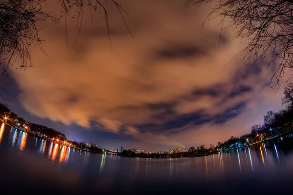 Tournage Nocturne Dans Parc Bord Lac Avec Des Reflets Avec — Photo