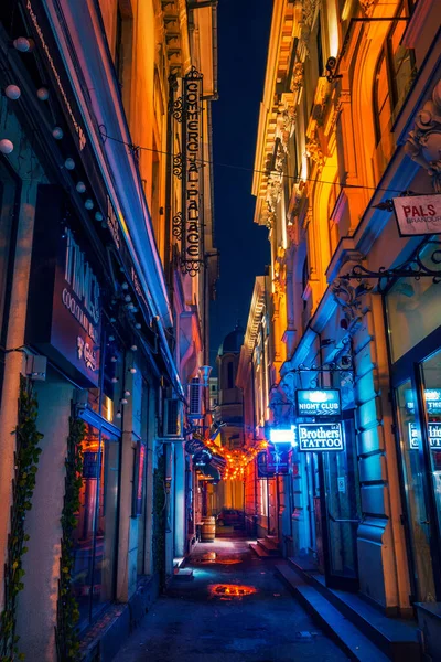 Beautiful Narrow Alley Night Clubs Cocktail Bars Shot Night Downtown — Stock Photo, Image