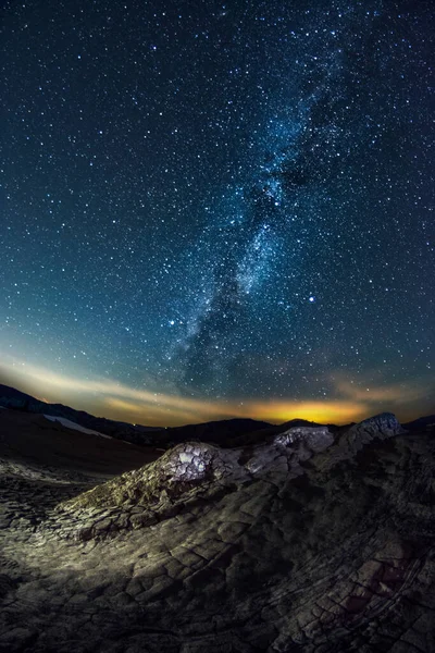 Галактика Млечный Путь Видимая Грязи Вулканов Румынии Ясную Ночь Небом Лицензионные Стоковые Фото