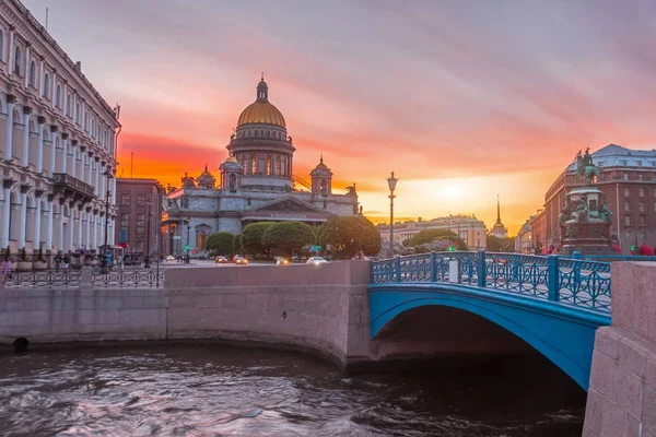 Katedry Izaaka Placu Peterburg Wieczorem Jasny Pomarańczowy Zachód Słońca Niebo — Zdjęcie stockowe