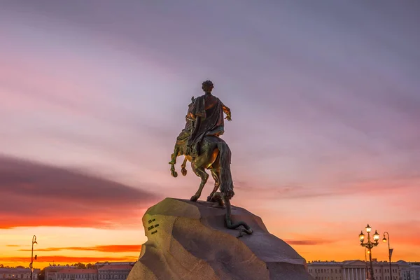 Estatua Histórica Del Monumento Pedro Jinete Bronce San Petersburgo Atardecer — Foto de Stock