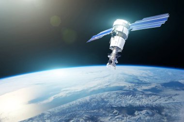Araştırma, araştırma, atmosferde gözlem. Haberleşme uydusu Dünya 'nın yüzeyinin üstünde yörüngede. Bu görüntünün elementleri NASA tarafından desteklenmektedir