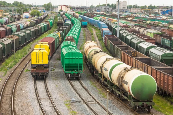 Řazení Nákladní Železniční Stanice Městě Vozů Pro Vlaky Různými Nákladem — Stock fotografie