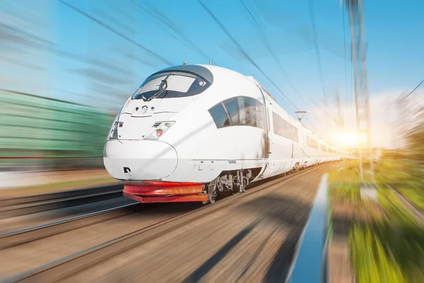 Treno Elettrico Alta Velocità Passeggero Viaggia Alta Velocità Alla Stazione — Foto Stock