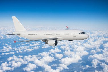 Beyaz uçak tırmanış uçuş yükseklikleri, alt kısmında overcast bulutlar