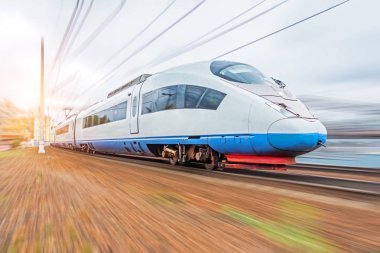 Modern yüksek hızlı elektrikli tren hareket bulanıklığı ile