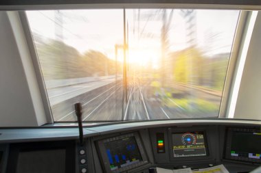 Sürücü kabini aspeed yolcu treni, tren görünümünü hızlı hareket etkisi ile bulanıklık