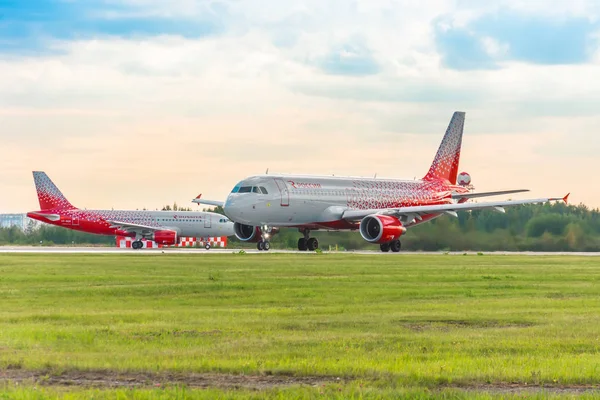 Airbus A319 Rossiya Linhas Aéreas Aeroporto Pulkovo Rússia Saint Petersburg — Fotografia de Stock