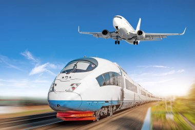 Uçak gökyüzünde ve yüksek hızlı tren, yolcu taşıma kavramı
