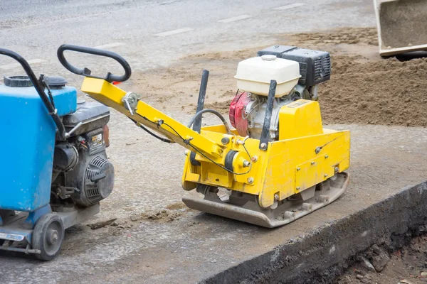 Small Yellow Manual Technique Laying Asphalt — Stock Photo, Image