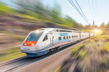 Yüksek hızlı tren yüksek hızda sürme Allegro. Rusya, Saint-Petersburg 20 Mayıs 2018