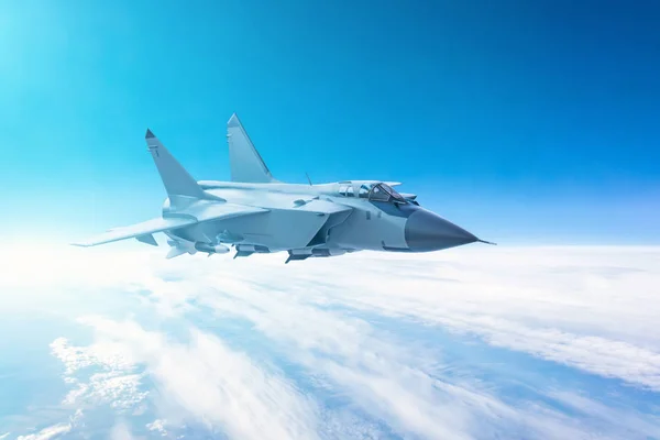 Avión Combate Volando Con Fondo Cielo Azul — Foto de Stock