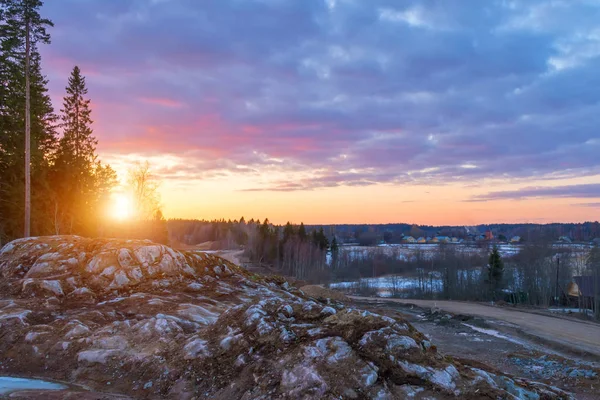 Прекрасний Червоний Помаранчевий Захід Сонця Небі Над Скелями Гір Високих — стокове фото