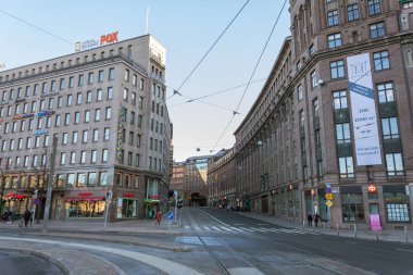 Bir yol ve yolun sabah erken. Finlandiya, Helsinki 24 Kasım 2018