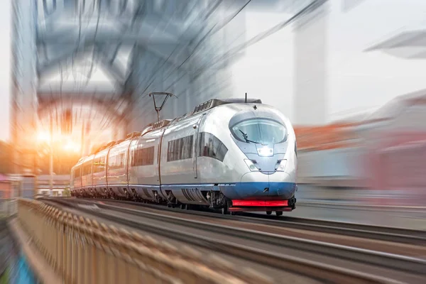 Tren Pasajeros Sigue Ruta Alta Velocidad — Foto de Stock