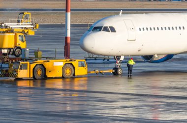 Pushback traktör park yeri, Havacılık Uçak çekme marshall
