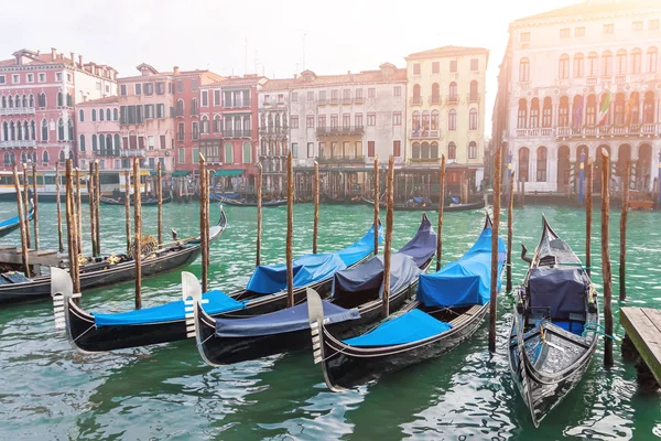 Canal Con Góndolas Muelle Venecia Italia Arquitectura Monumentos Venecia — Foto de Stock