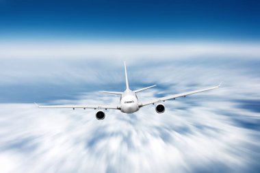 Modern Uçak mith hareket bulanıklığı parlak güneşli etkisi seyahat.