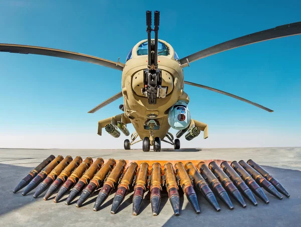 Militära Bekämpa Helikoptern Med Ammunition Skal Marken — Stockfoto