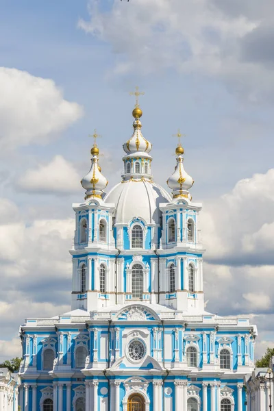 Smolny Cathedral in Petersburg, Russian Orthodox Church — Stock Photo, Image