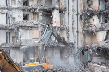 Yıkım ve tarak kullanarak bir bina imha. Destroyer ekipman.