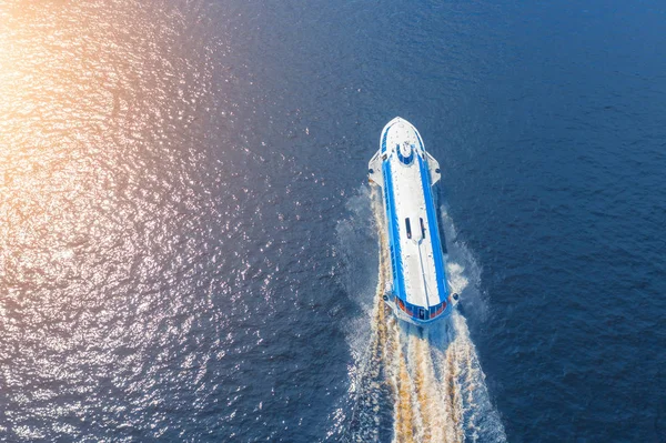 Aerial view luxury passenger motor boat rushing fast. — Stock Photo, Image