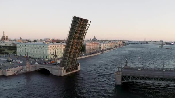 Most Trójkowy Rozwodem Wieczorny Widok Lotu Ptaka Nasyp Pałacowy Katedry — Wideo stockowe