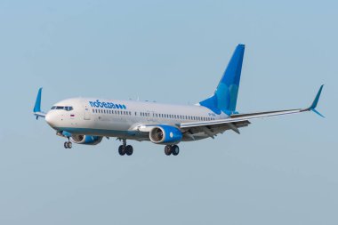 Boeing 737-800 Pobeda aero havayolları Havaalanı Pulkovo, Rusya Saint-Petersburg. 06 Ağustos 2019.