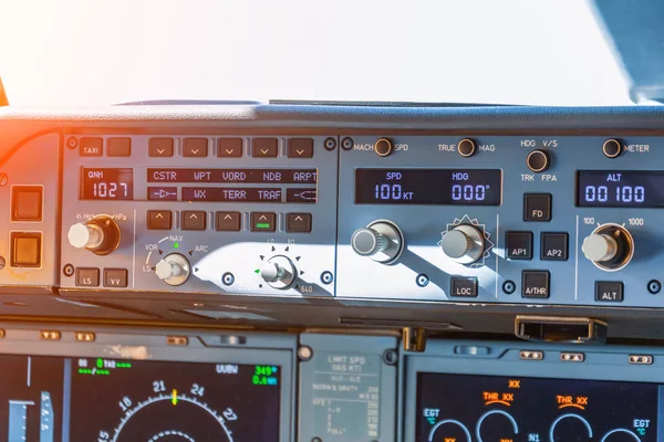Dashboard autopilot parameters in a passenger airliner plane, close up view. — Stock Photo, Image